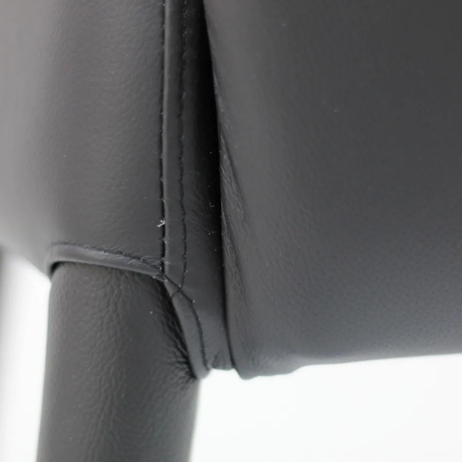 Cadeira de jantar com braços estofada em couro preto fabricado na Itália - Meyer Viadurini