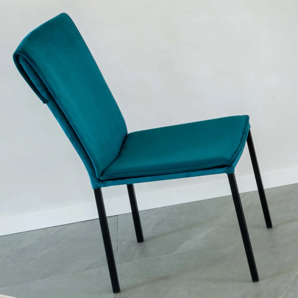 Cadeira de Sala em Veludo Antimanchas e Estrutura Preta - Haroon Viadurini