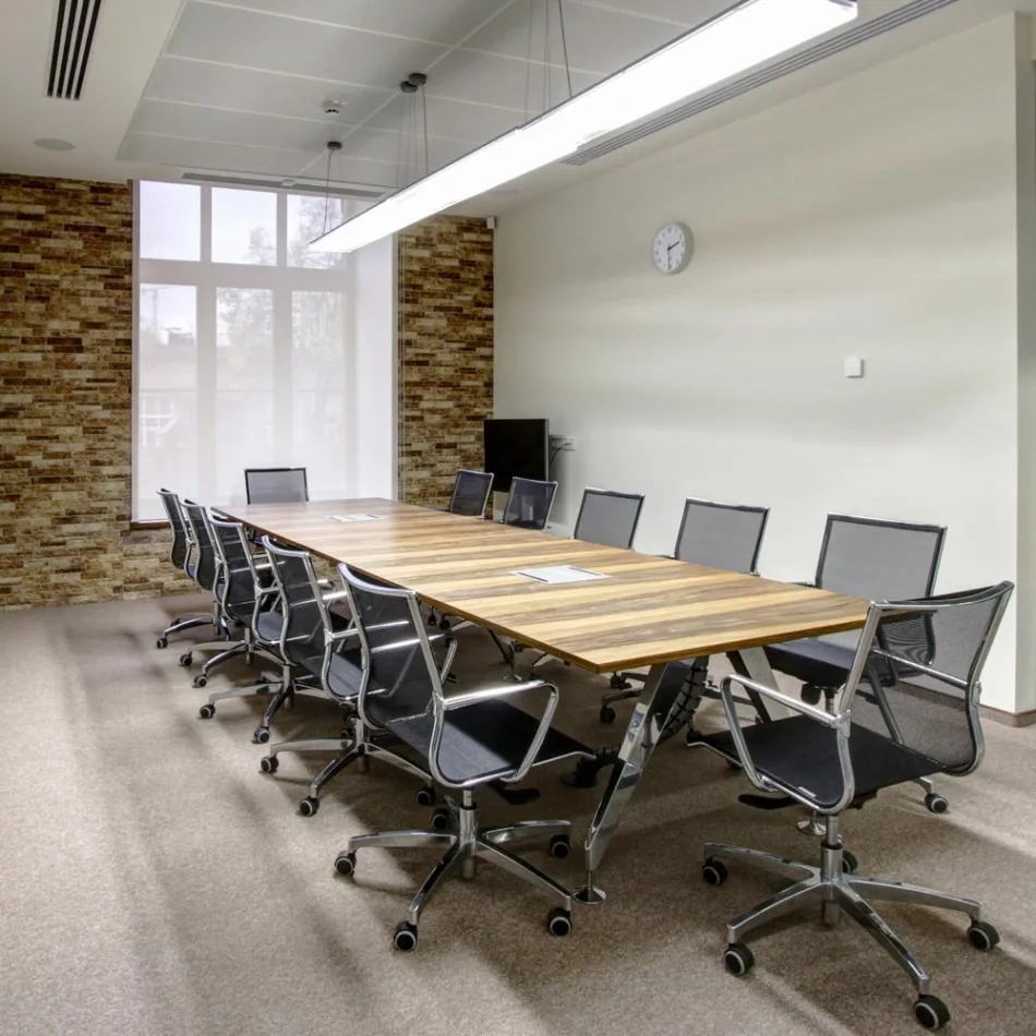 Cadeira de escritório giratória ergonômica com rodas e apoios de braço - Filanna Viadurini