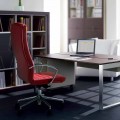 Cadeira de escritório executiva de couro de grão integral Debora, design moderno