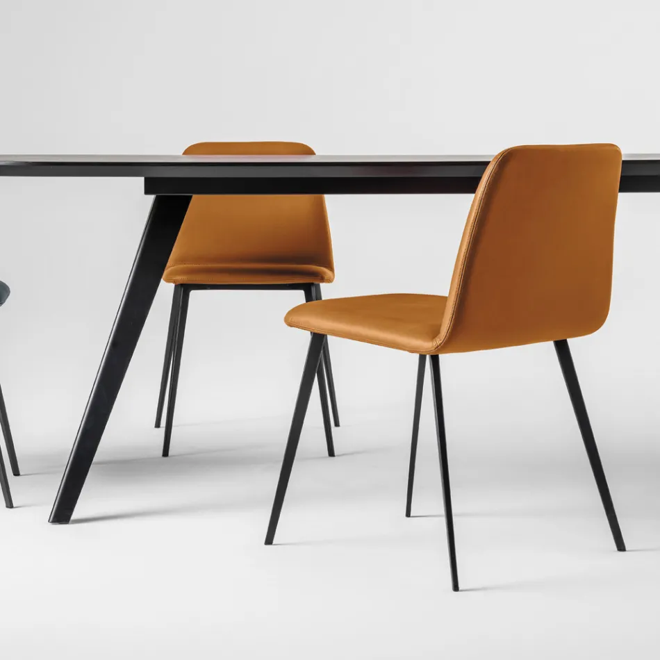 Cadeira de couro luxuosa com pernas de metal fabricada na Itália, 2 peças - Molde Viadurini