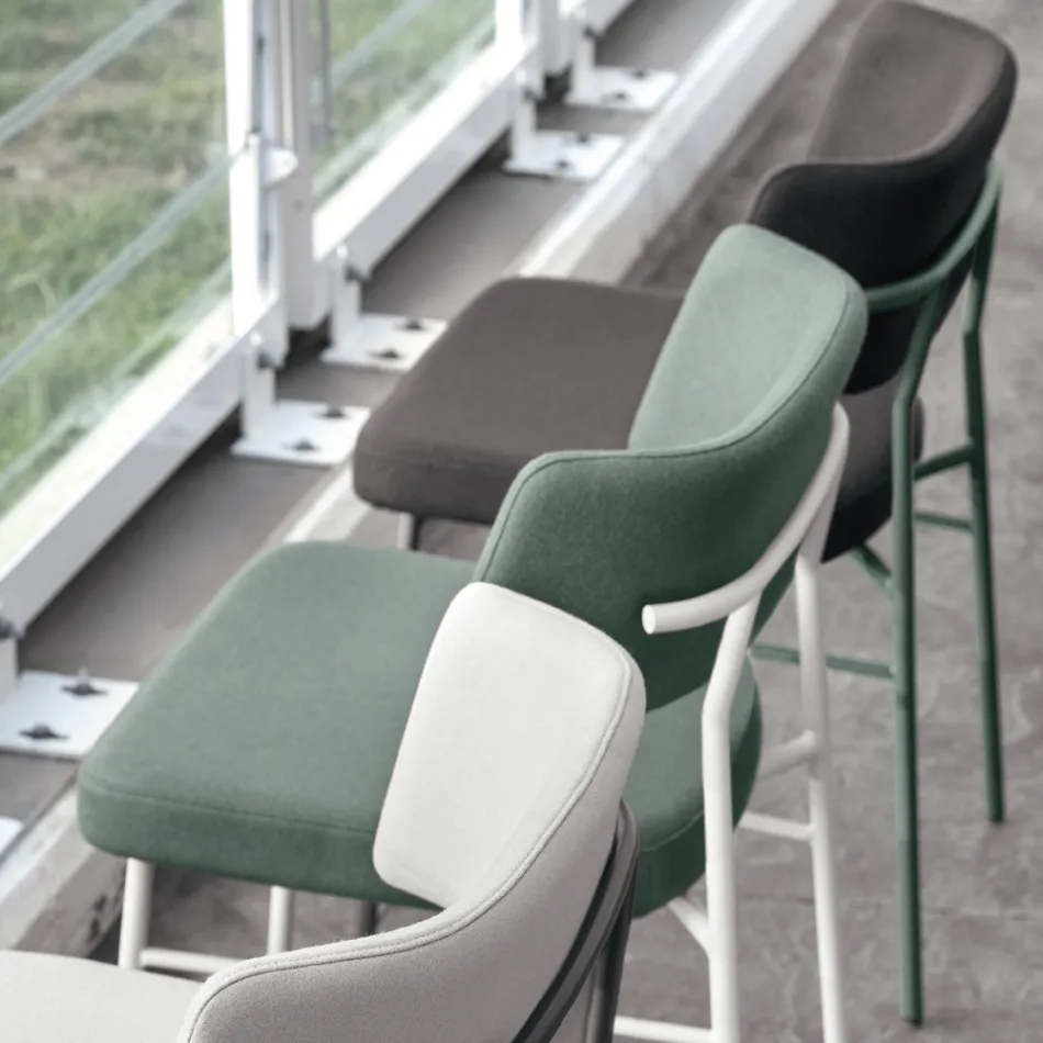 Cadeira de tecido luxuosa com base de metal fabricada na Itália, 2 peças - Alasca Viadurini