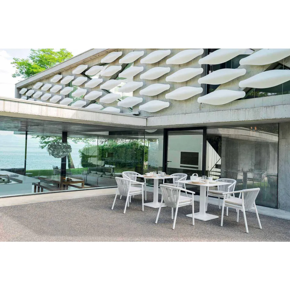 Cadeira empilhável para exterior com braços acolchoados H 73cm - Smart by Varaschin Viadurini