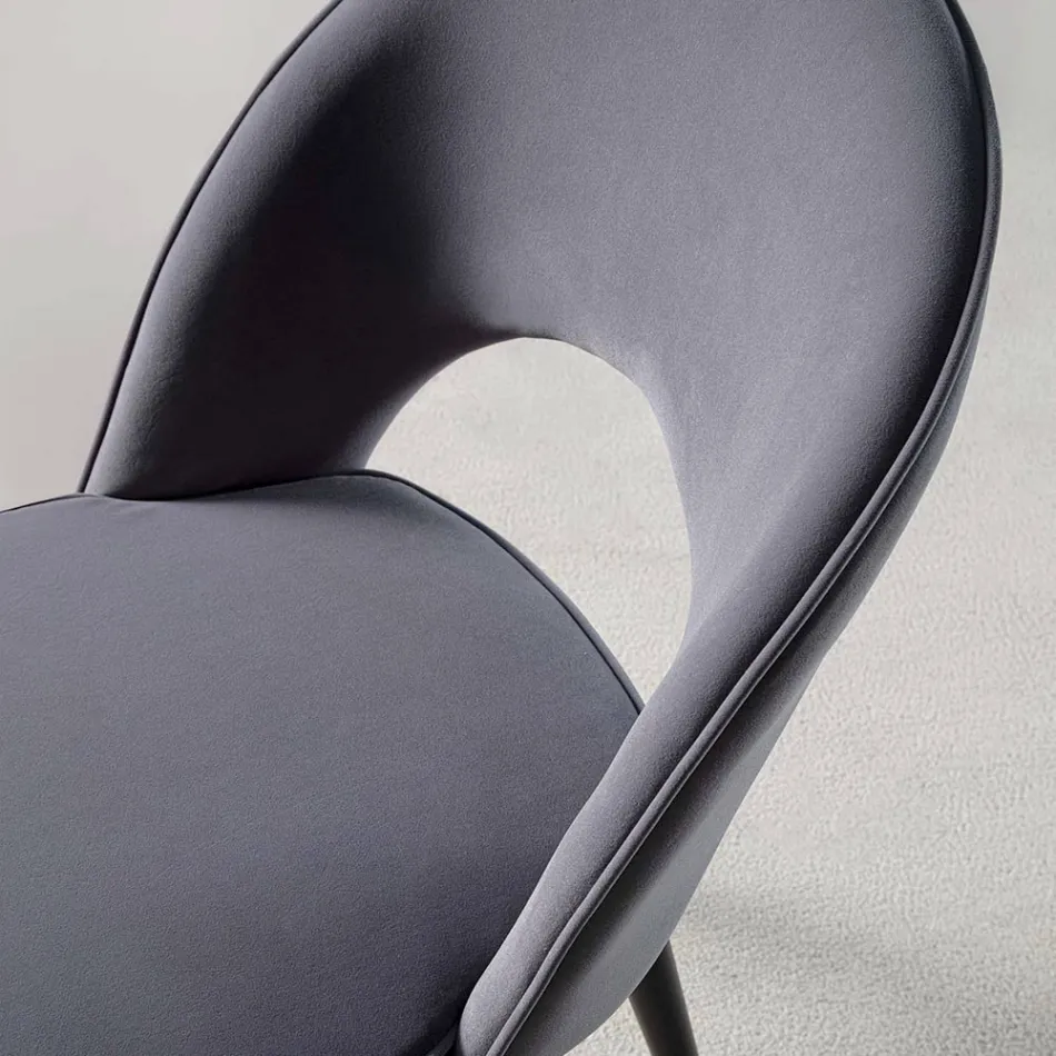 Cadeira de veludo com pernas de metal preto e latão acetinado, 4 peças - Sibea Viadurini