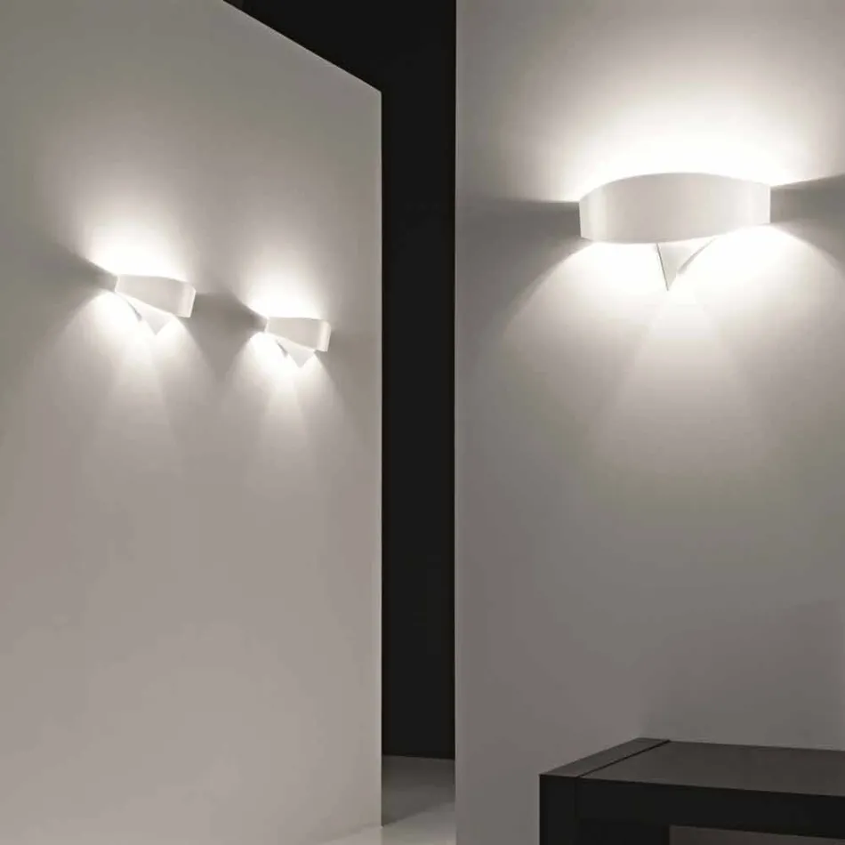 Aplique Selene Scudo em aço pintado com design moderno Viadurini