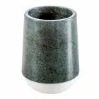 Os acessórios modernos do banheiro ajustaram-se no mármore verde salpicado de Bombei Viadurini