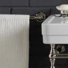 Conjunto de banho com console duplo de cerâmica branca na estrutura Linear Viadurini