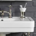 Conjunto de banho com console duplo de cerâmica branca na estrutura Linear Viadurini