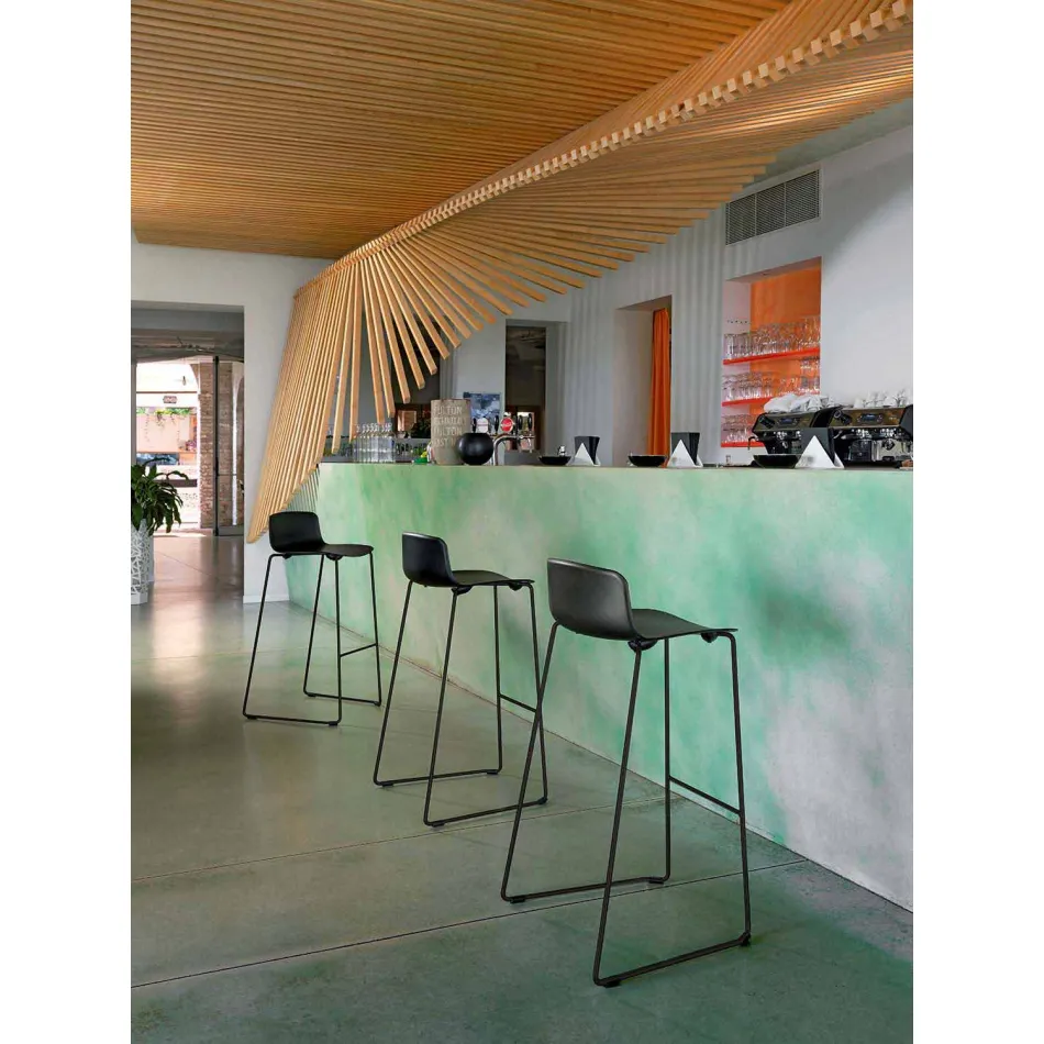 Banqueta empilhável em metal e polipropileno fabricada na Itália, 2 peças - Charla Viadurini