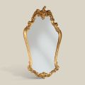 Espelho barroco em forma com moldura de folha de ouro feito na Itália - precioso