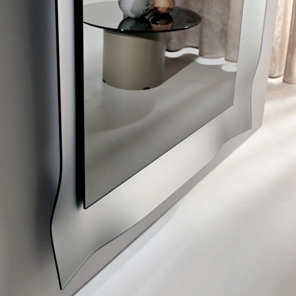 Espelho com moldura especial disponível em 3 tamanhos e 2 cores - Carolina Viadurini