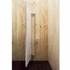 Espelho de parede com porta de abertura e cabides Made in Italy - Boro Viadurini