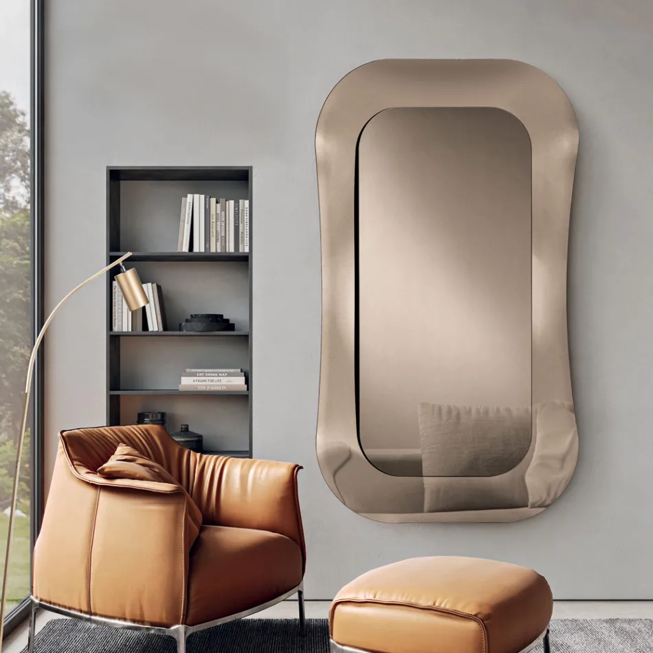 Espelho de parede com moldura em vidro fundido, fabricado na Itália - Adored Viadurini