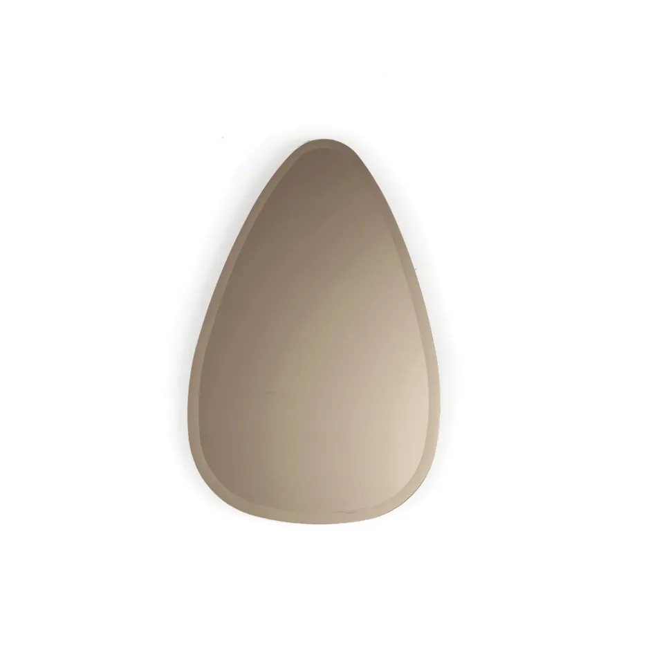 Espelho de parede Beata com acabamento polido no perímetro, fabricado na Itália. Viadurini