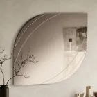 Espelho de vidro com gravuras em dois tamanhos e cores, fabricado na Itália - Vela Viadurini