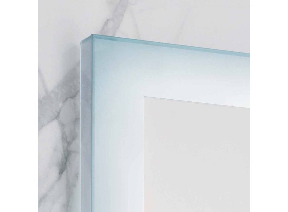 Espelho contemporâneo com bordas de vidro acetinado, iluminação LED, Ady Viadurini