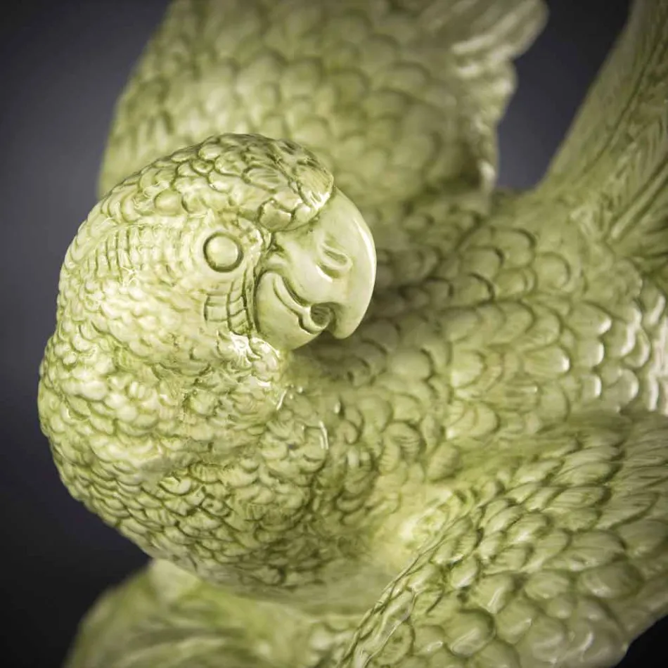 Estatueta de cerâmica em forma de papagaio feita à mão na Itália - Pagallo Viadurini