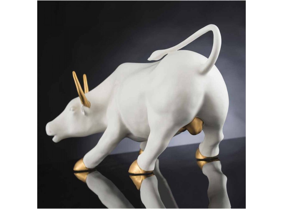 Estatueta de cerâmica artesanal em formato de touro feita na Itália - Bulino Viadurini