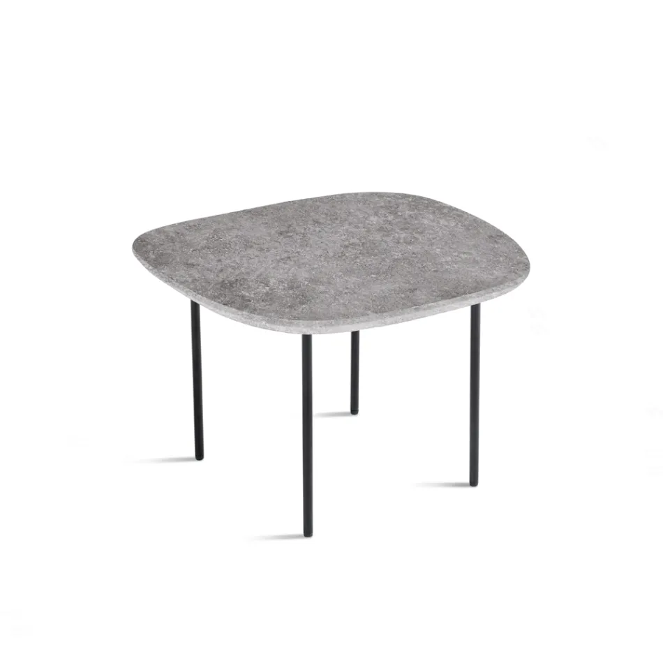 Mesa de centro em MDF com formato diferenciado, disponível em dois tamanhos e diversas cores - Navis Viadurini