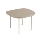 Mesa de centro em MDF com formato diferenciado, disponível em dois tamanhos e diversas cores - Navis Viadurini