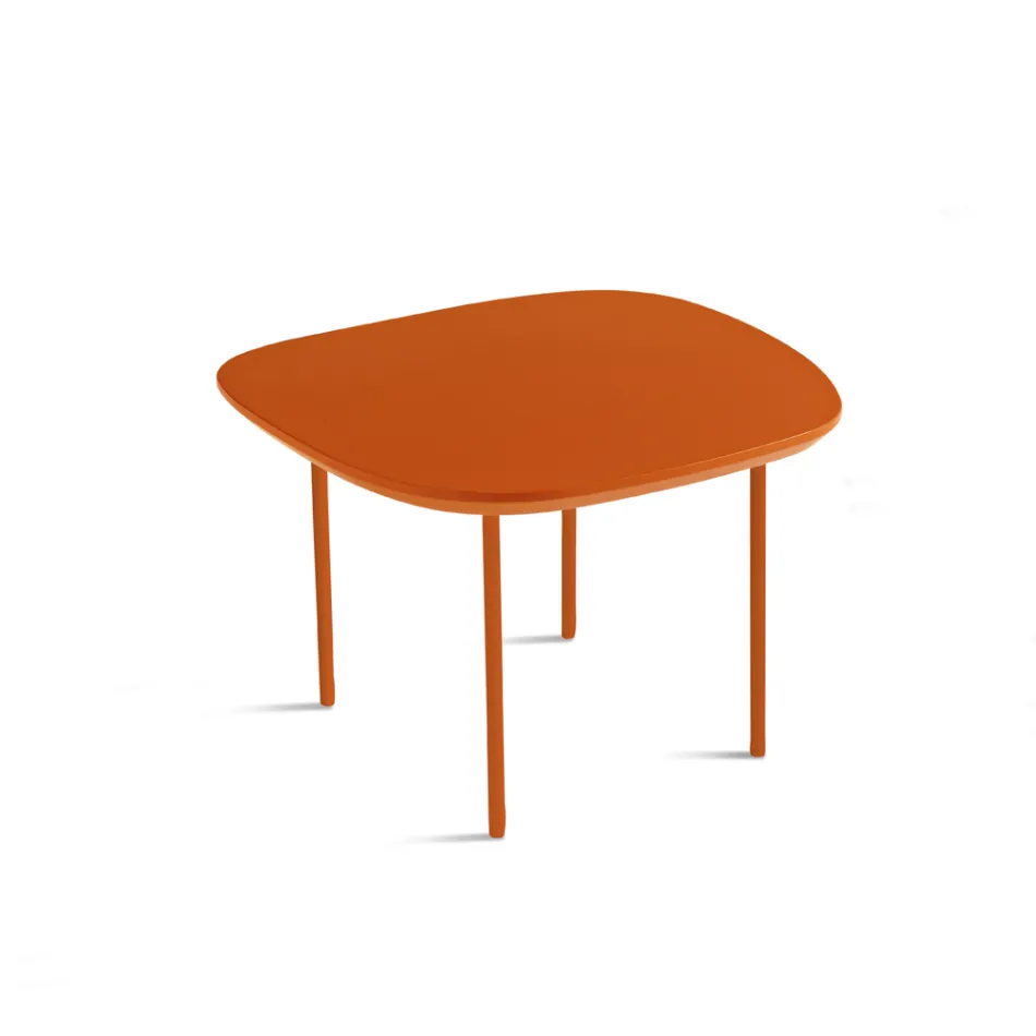 Mesa de centro em MDF com formato diferenciado, disponível em dois tamanhos e diversas cores - Navis Viadurini