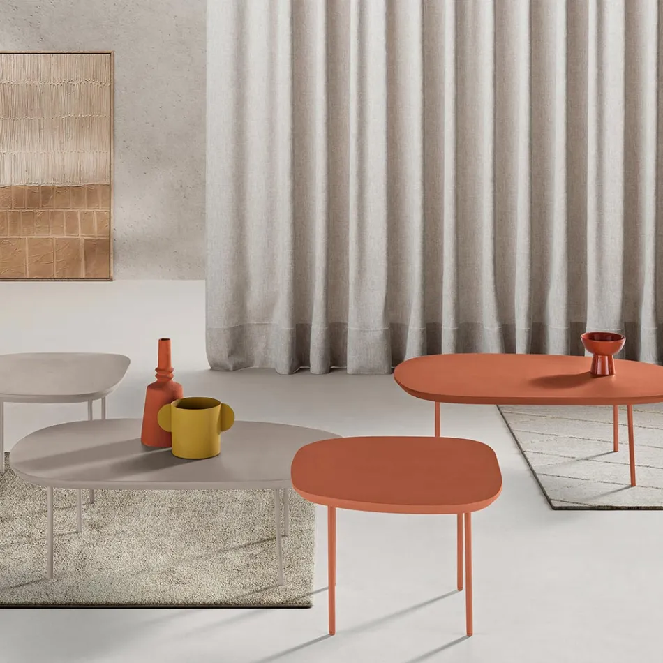Mesa de centro em MDF com formato diferenciado, disponível em dois tamanhos e diversas cores - Navis Viadurini
