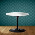 Mesa de centro Tulip de Eero Saarinen, 41 cm de altura, em cerâmica Salina, fabricada na Itália - cor escarlate