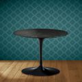 Mesa de centro Tulip de Eero Saarinen, 41 cm de altura, em cerâmica Somnia, fabricada na Itália - cor escarlate