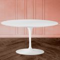 Mesa de centro oval Tulip Eero Saarinen H 41 com tampo laminado líquido branco - Escarlate