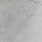 Mesa de centro oval Tulip Saarinen H 39 com tampo em mármore Carrara fabricado na Itália - Escarlate Viadurini