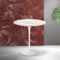 Mesa de centro Saarinen Tulip, 52 cm de altura, em cerâmica Florim Calacatta Gold Matt - Scarlet