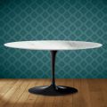 Mesa de centro oval Tulipa Saarinen, 41 cm de altura, em cerâmica Salina, fabricada na Itália - cor Scarlet