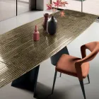 Mesa extensível com base metálica e tampo de vidro canelado, fabricada na Itália - Lumo Viadurini