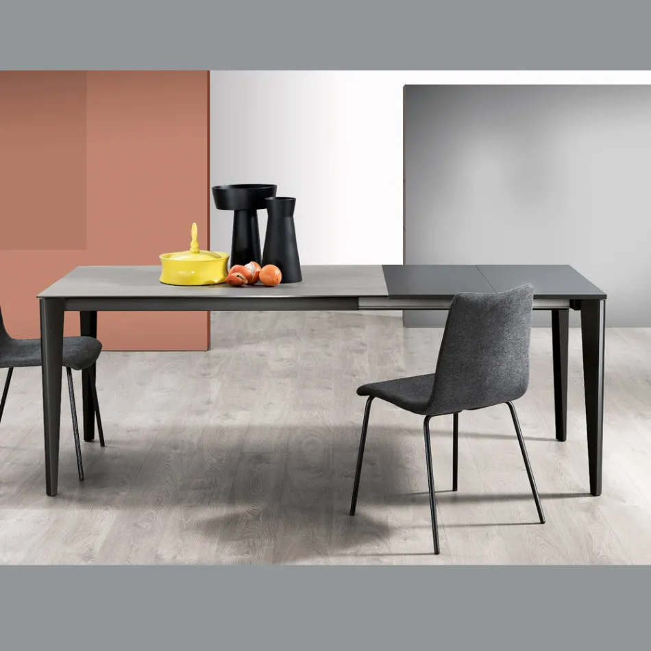 Mesa extensível em vitrocerâmica e base metálica em diversos acabamentos - Ariel Viadurini