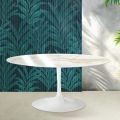Mesa extensível Saarinen Tulip, 74 cm de altura, em cerâmica Florim Calacatta Gold Gloss - Scarlet