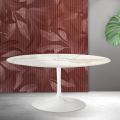 Mesa extensível Saarinen Tulip, 74 cm de altura, em cerâmica Florim Calacatta Gold Matt - Scarlet