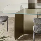Mesa com tampo de vidro moldado e base metálica curva - Piacere Viadurini