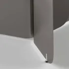 Mesa com tampo de vidro moldado e base metálica curva - Piacere Viadurini