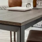 Mesa de cozinha com tampo em melamina e base de metal Made in Italy - Spilla Viadurini