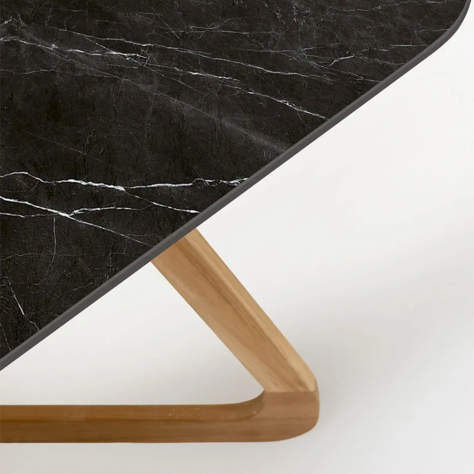 Mesa Externa com Base em Madeira e Tampo em Cerâmica Marquinia Preta - Infinity Viadurini