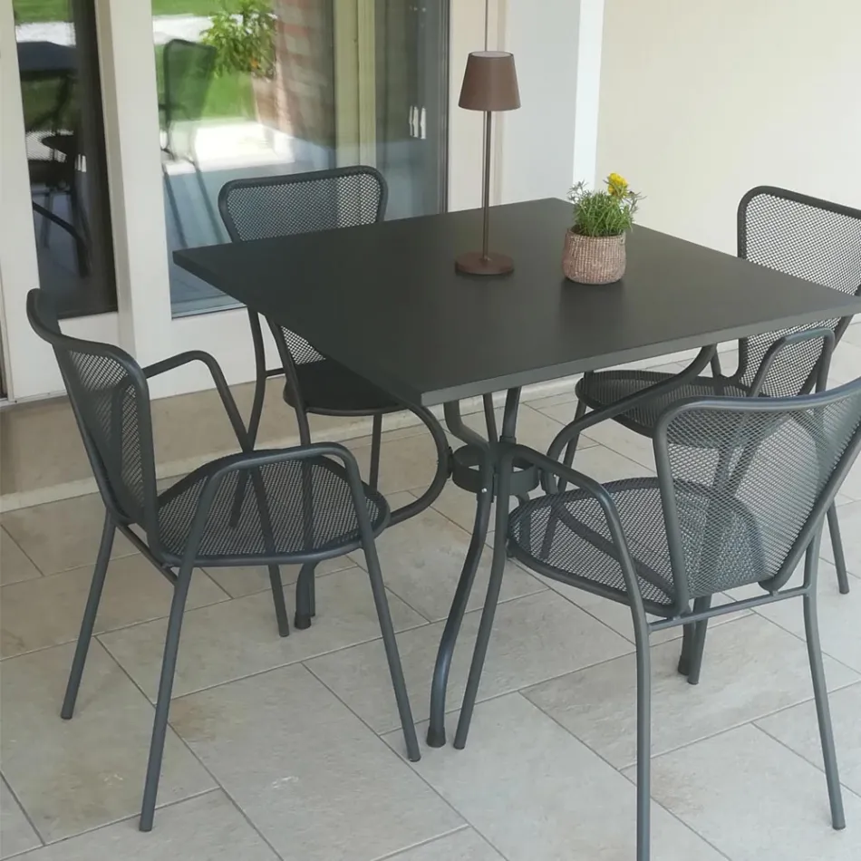 Mesa de exterior Lirion em metal pintado, disponível em dois tamanhos, fabricada na Itália. Viadurini