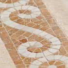 Mesa externa de travertino com inserções de mosaico feita na Itália - elegante Viadurini
