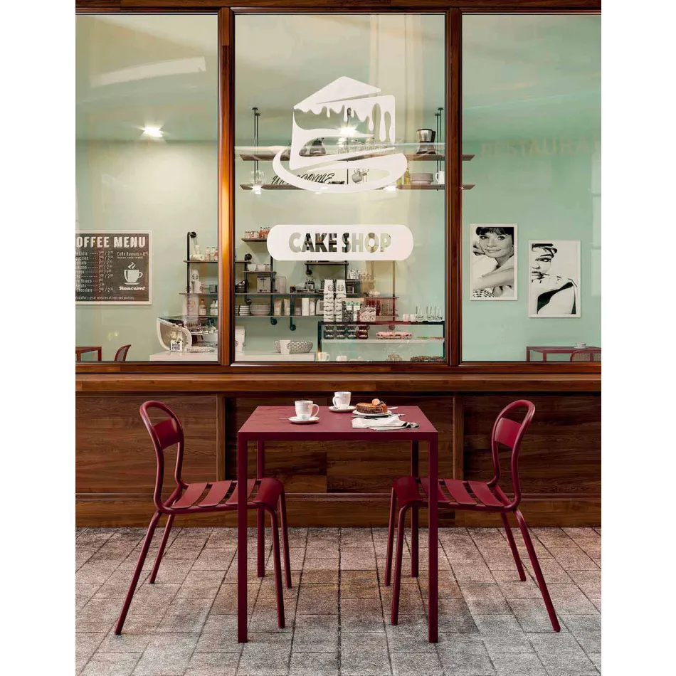 Mesa quadrada para exterior, fabricada em Itália - Bento Viadurini