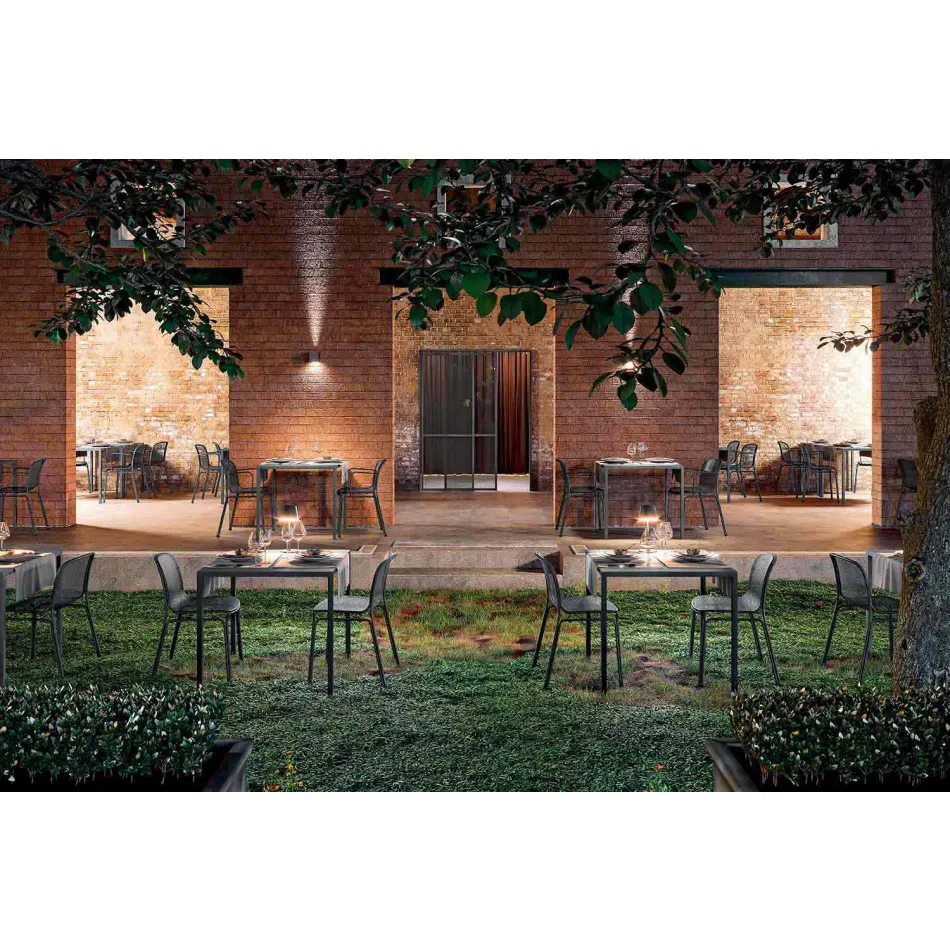 Mesa quadrada para exterior, fabricada em Itália - Bento Viadurini