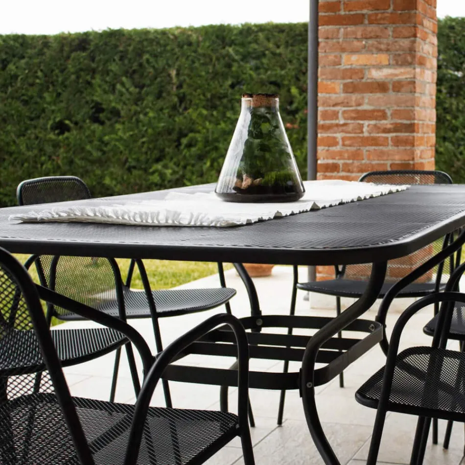 Mesa de jardim em tela metálica de 180 cm, fabricada na Itália - Lirion Viadurini