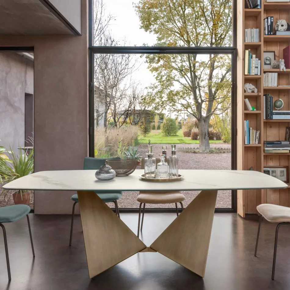 Mesa de Jantar em Cerâmica 3mm e Base Metálica Fabricada na Itália - Peônia Viadurini