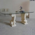 Mesa de jantar com base de pedra natural Vicenza e topo de cristal Aracne
