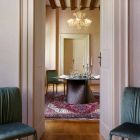 Mesa de Jantar Redonda Design em Grés Polido e Madeira Made in Italy - Madame Viadurini