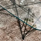 Mesa Fixa com Tampo de Vidro em Forma de Barril e Base em Aço Fabricado na Itália - Ezzellino Viadurini