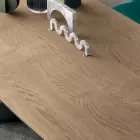 Mesa fixa em folheado de carvalho e base de metal pintado - Milo Viadurini